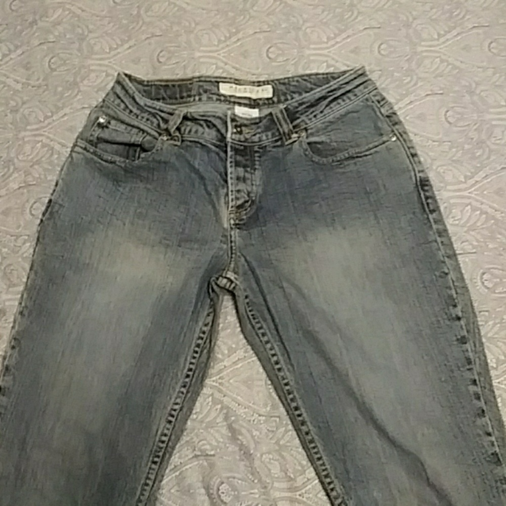 Maurices jeans